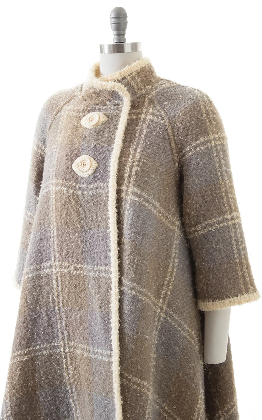 1960s Reversible Bouclé Wool Plaid & Cream Swing Coat | small/medium